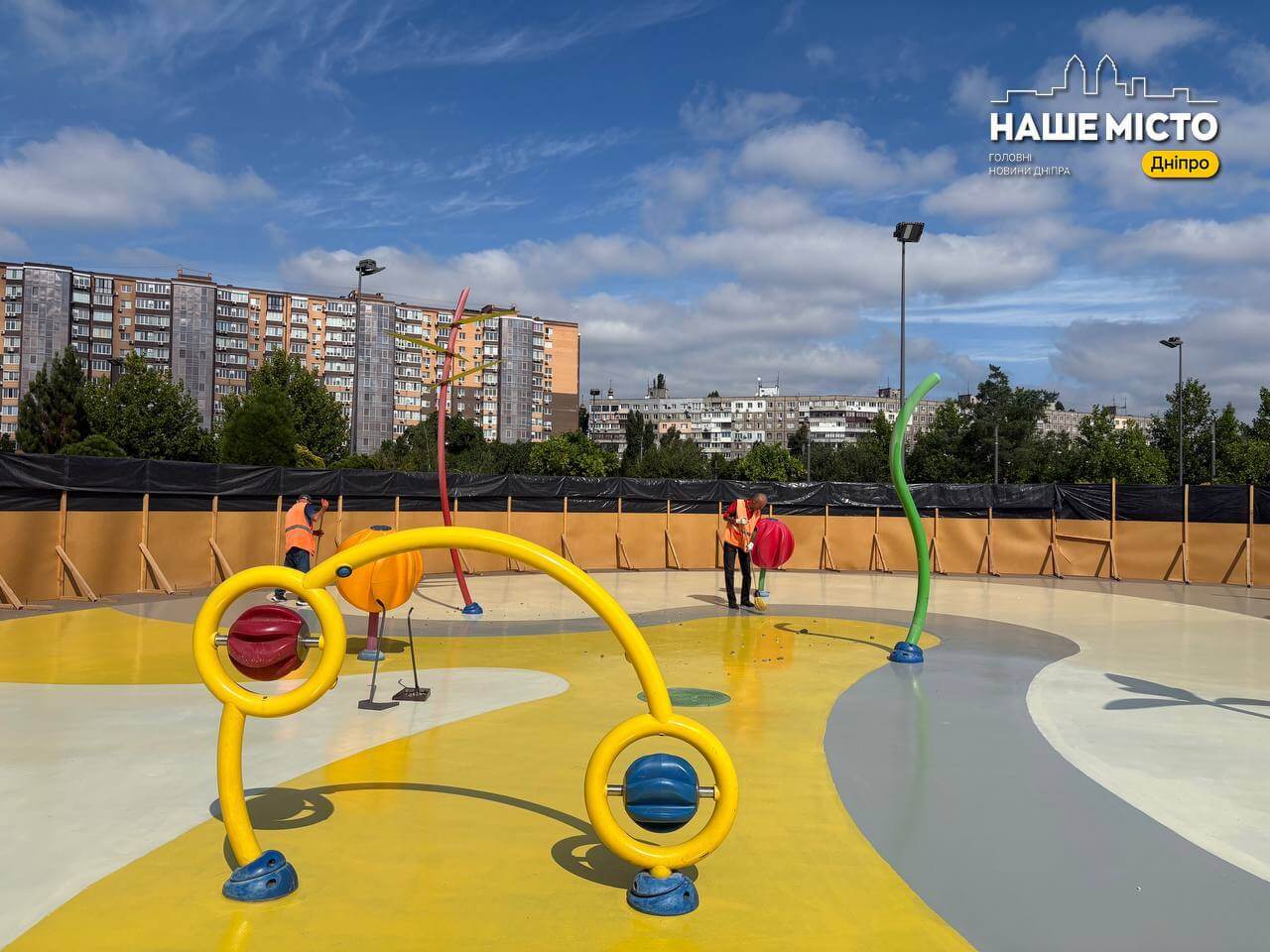 Оновлення скверу і дитячого майданчика у Дніпрі