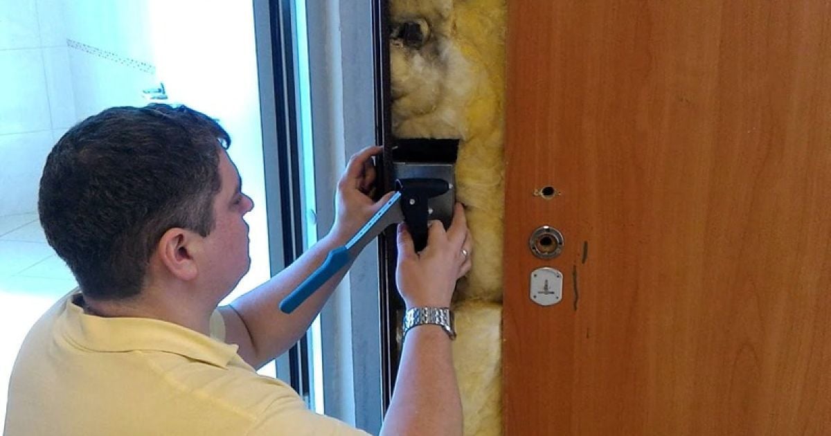 Як ефективно утеплити вхідні двері: прості поради