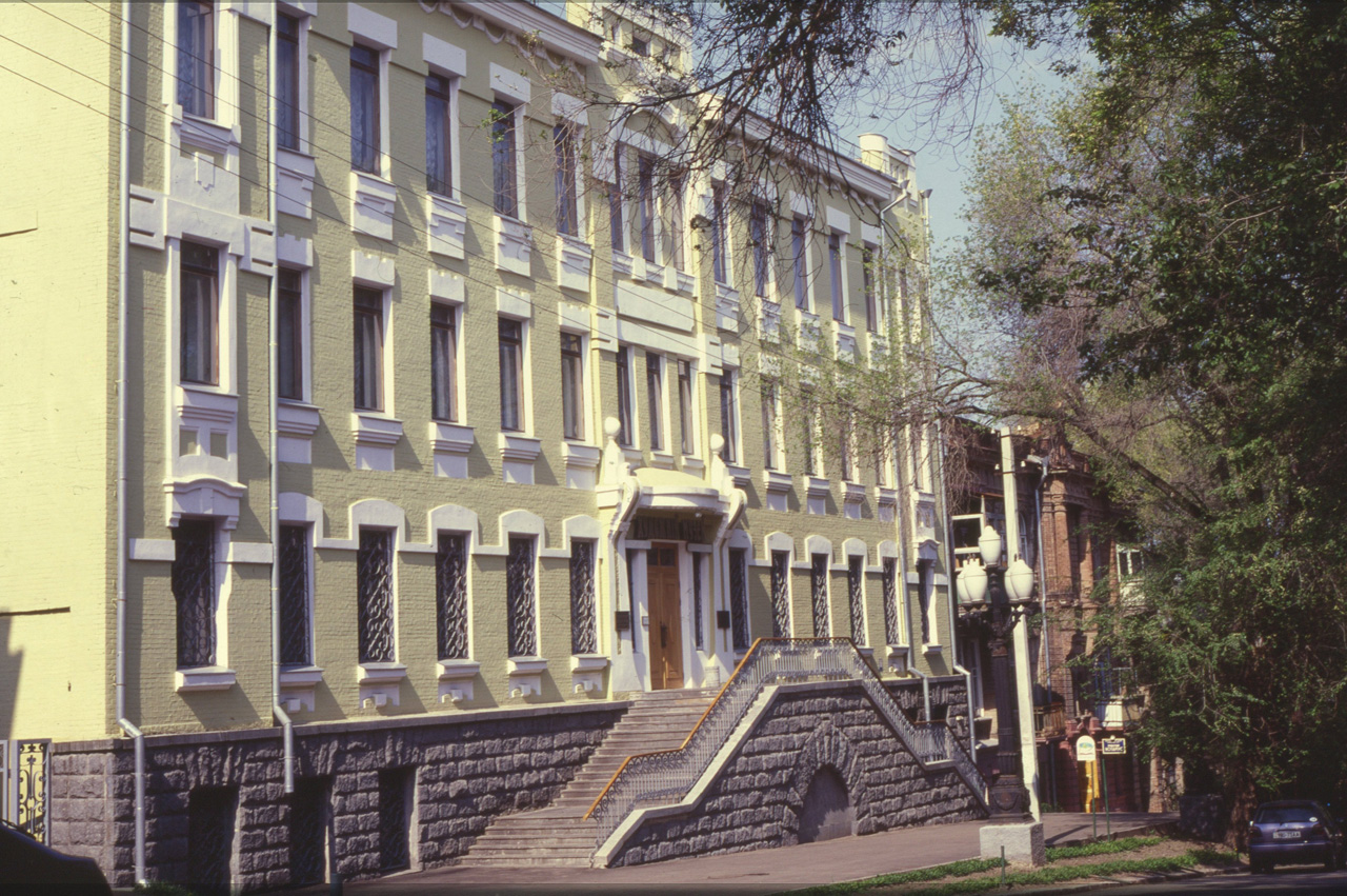 Дніпровський художній музей відновлює роботу з трьома новими виставками