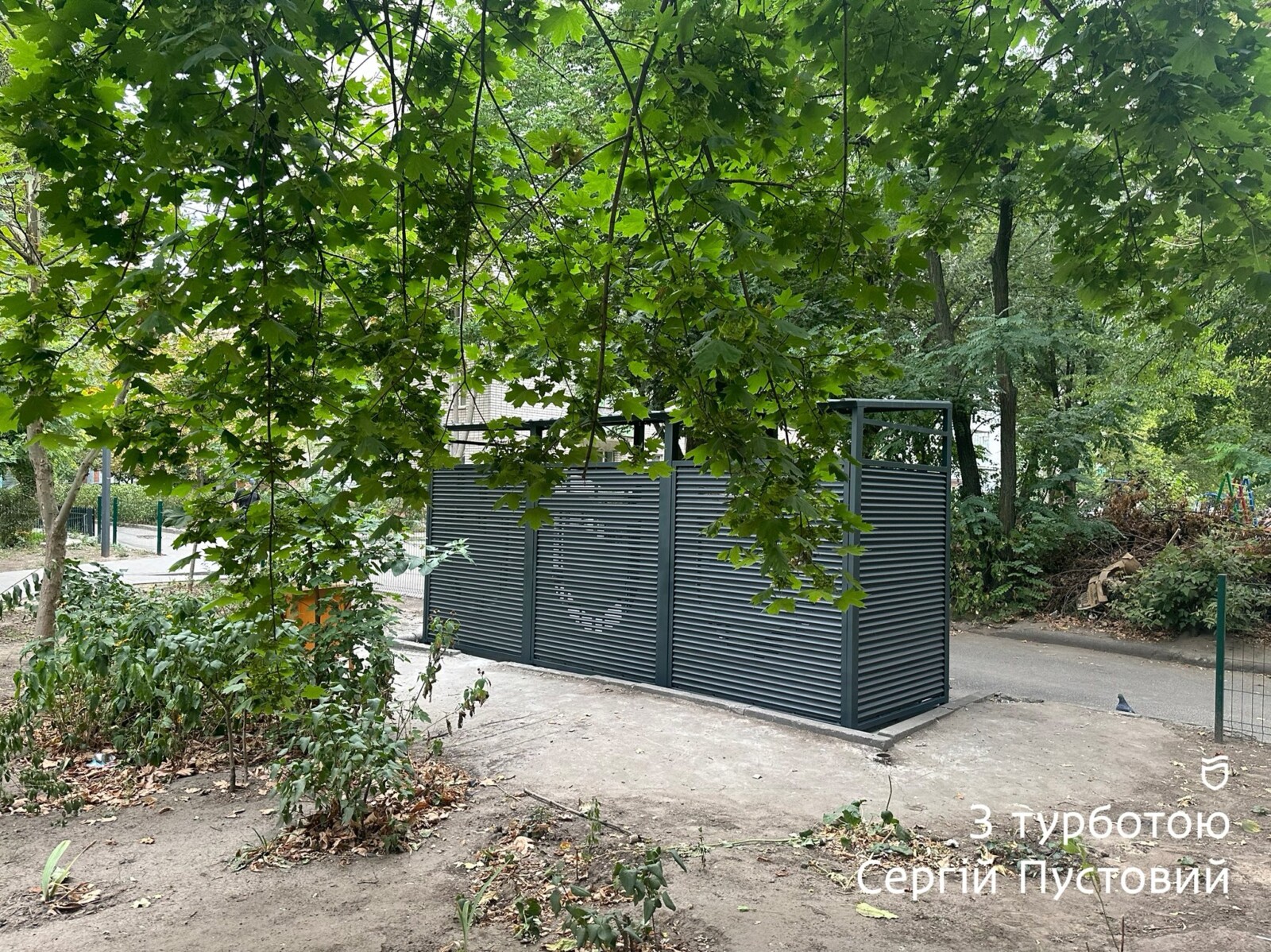 Дніпро оновлюється: нові майданчики для сміття