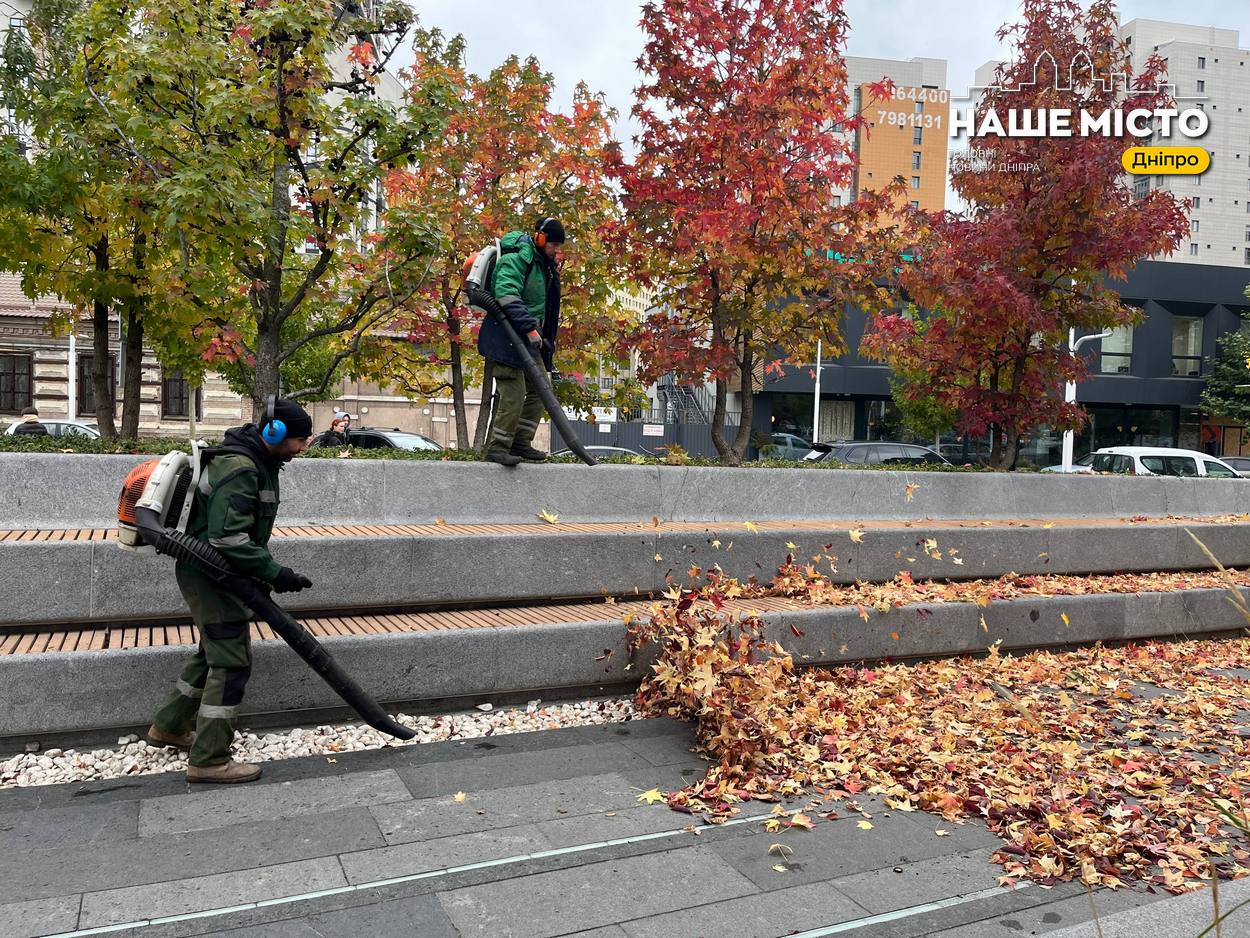 У Дніпрі завершують приготування площі Успенській до зими