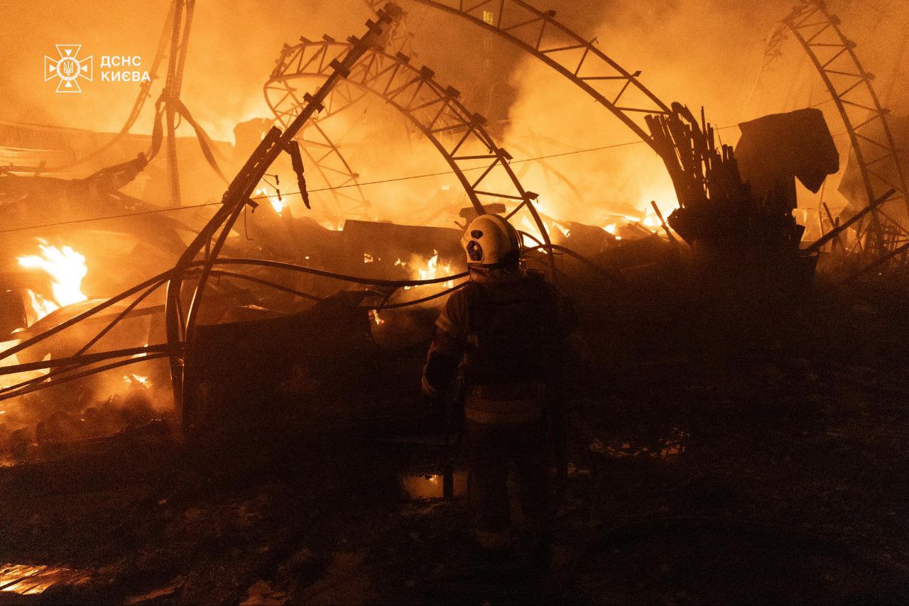 Київ під ударом: загибель подружжя та численні пошкодження