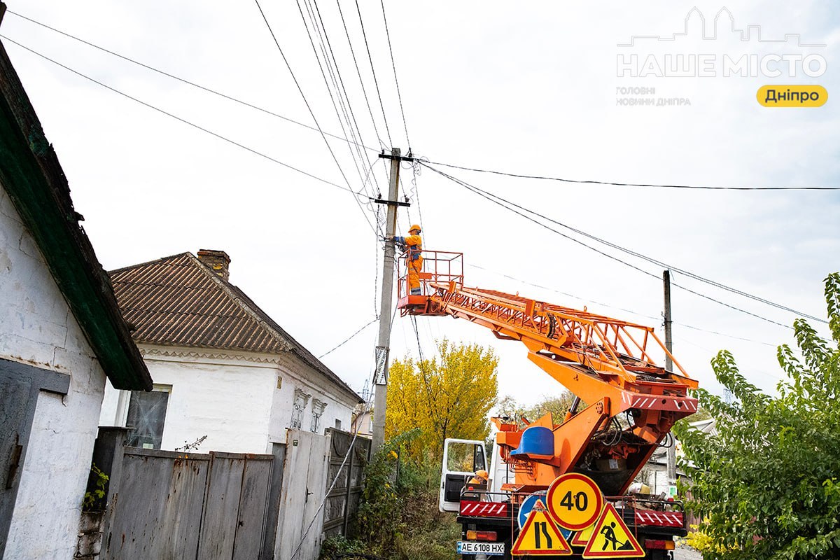 Оновлення вуличного освітлення у Дніпрі на вулиці Українських воїнів