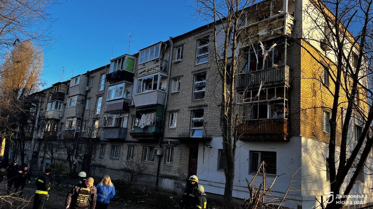У Дніпрі швидко реагують на пошкодження будинків після атаки
