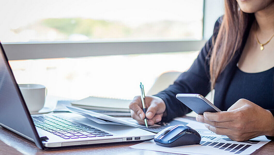 Топ-5 професій для жінок у Україні у 2025 році