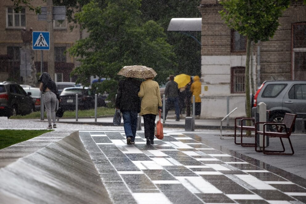 Хмарно та дощ: прогноз погоди в Україні 13 листопада