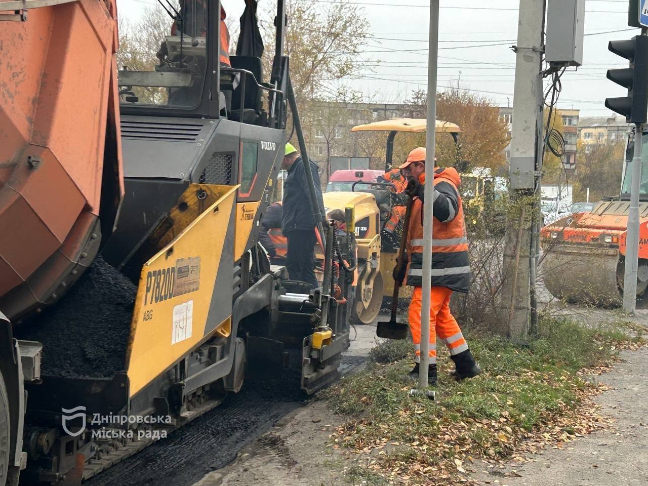 Аварійна ділянка на Дніпросталівській в Дніпрі чекає на ремонт перед зимою