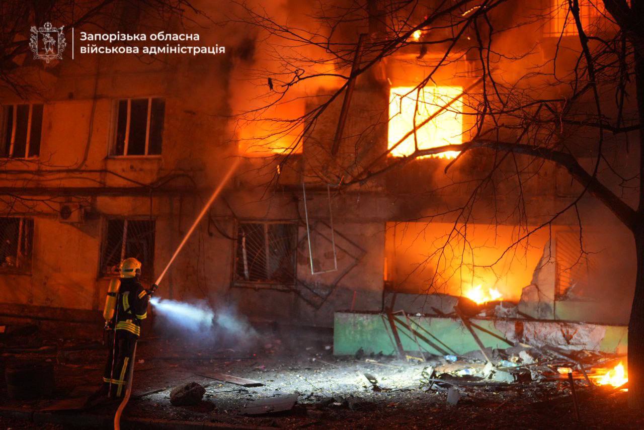 Запоріжжя потерпає від масштабної атаки дронами