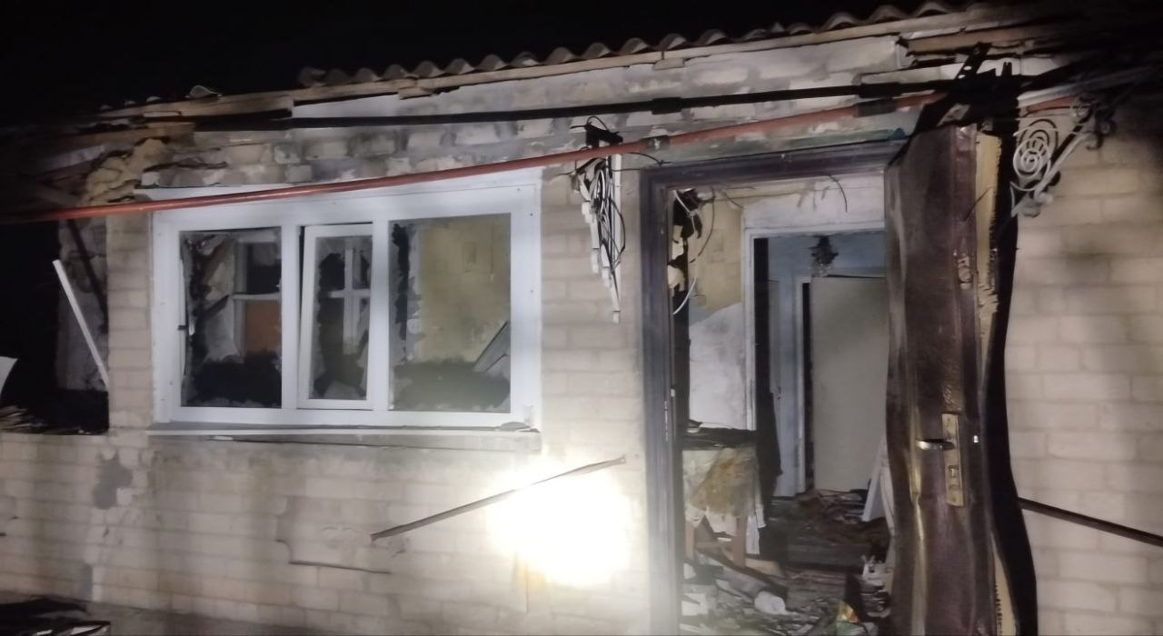 Дрони атакували Дніпропетровську область: є постраждалі та пожежа