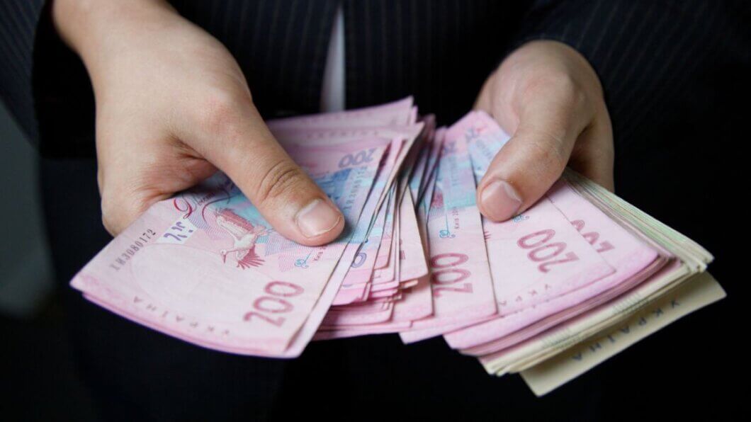 Почалися перші виплати 6500 гривень уразливим верствам населення