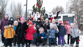 У Дніпрі відкрили новий мінісквер перед Новим роком