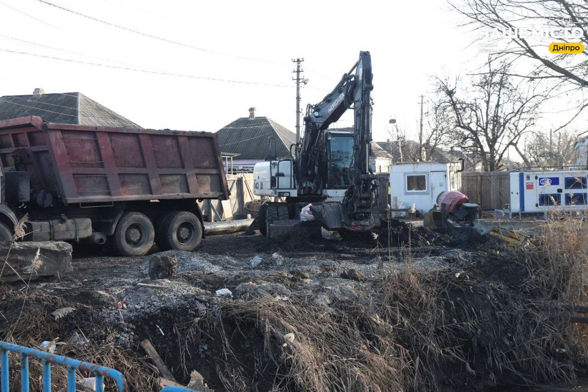 У Дніпрі завершують ремонт дощоприймача на вул. Івана Нечуй-Левицького