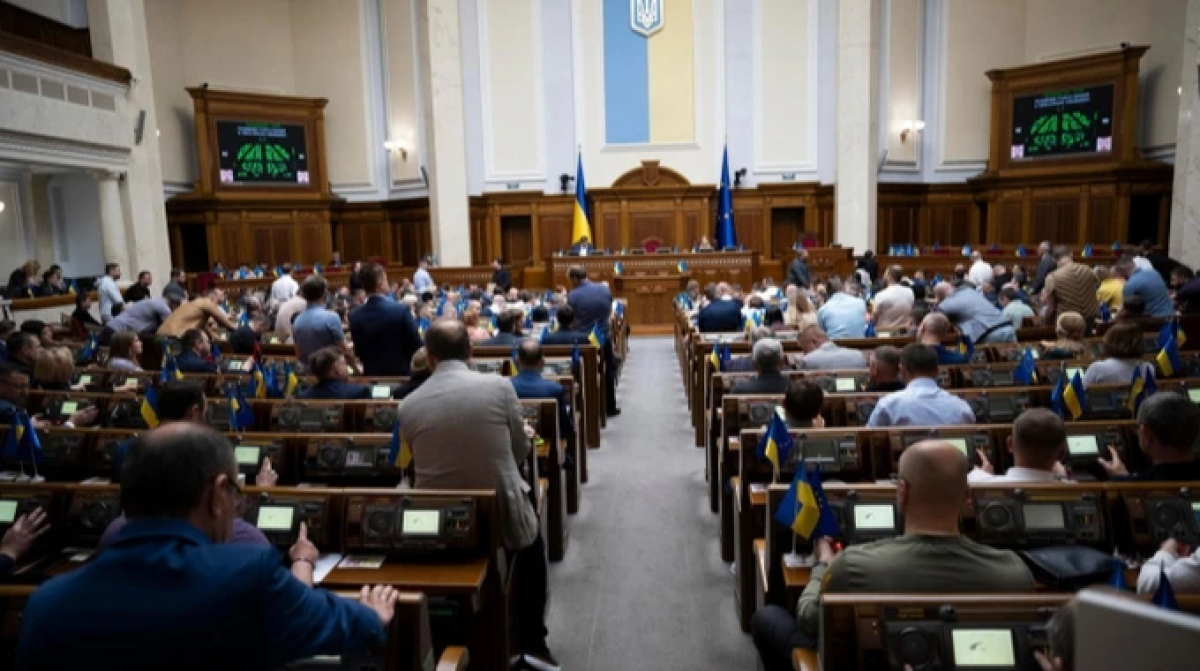 В Україні викрито злочинну групу нардепів: НАБУ провело операцію