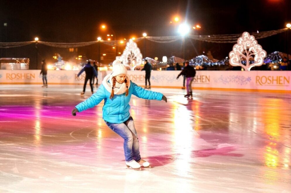 Катки Дніпра: де покататися на ковзанах цієї зими