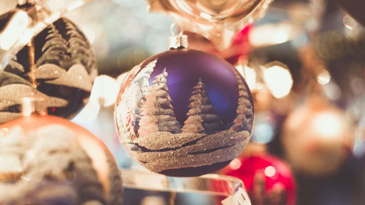 Грудневі свята 2025: календар для українців