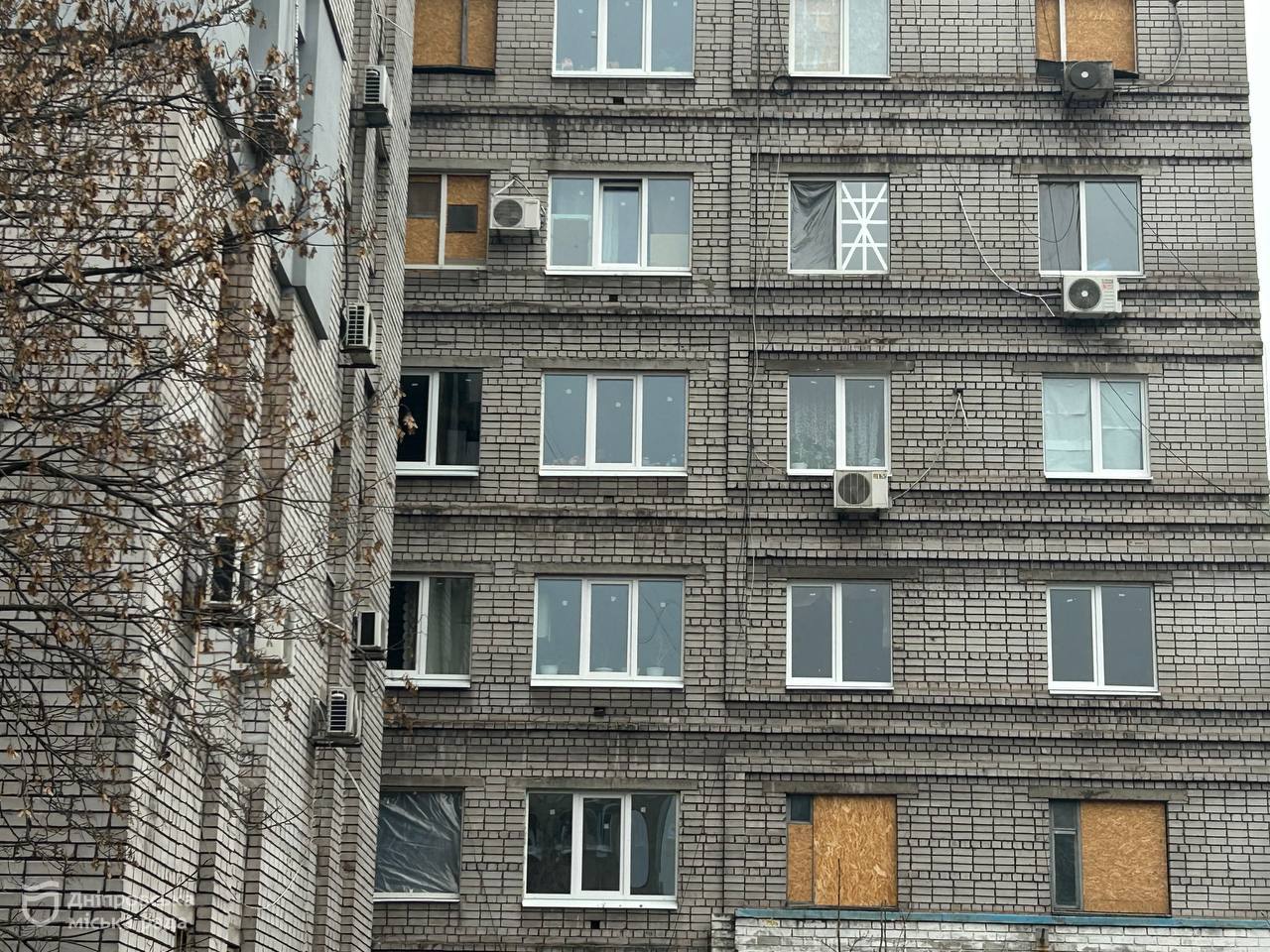 Дніпро ремонтують зруйноване житло: міжнародна допомога