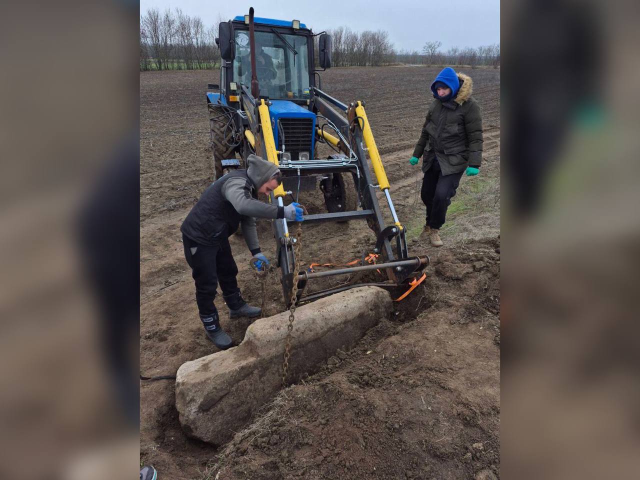 На Дніпропетровщині виявлено давню стелу