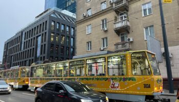Дніпро в різдвяному настрої: святкові трамваї та тролейбуси