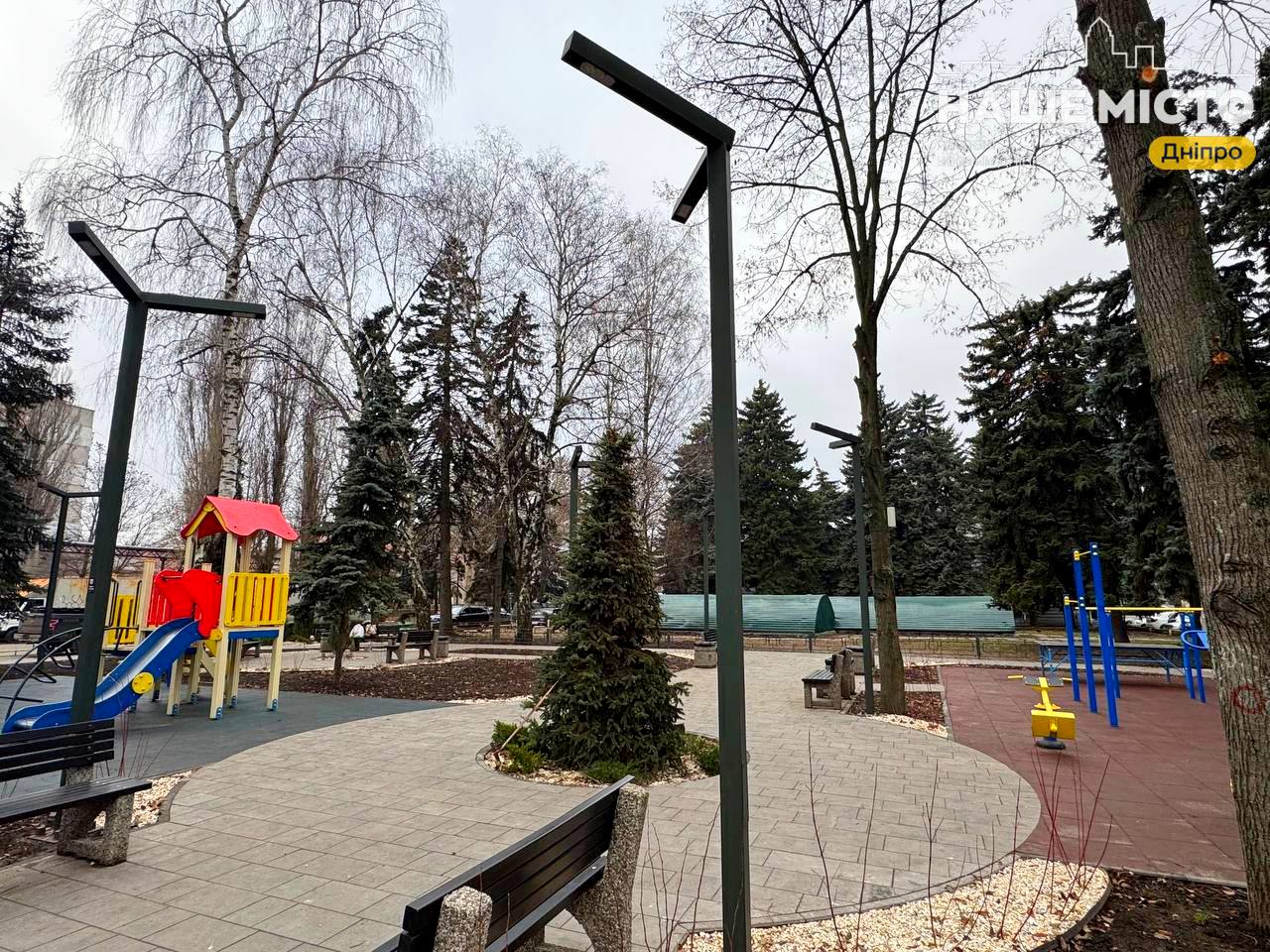 Оновлення скверу на Богдана Хмельницького в Дніпрі