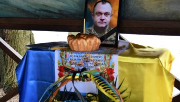 У Нікополі попрощались з героєм-матросом Дмитром Мирошниченком