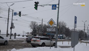 Дніпро оновлює дорожній простір: нові світлофори та розмітка