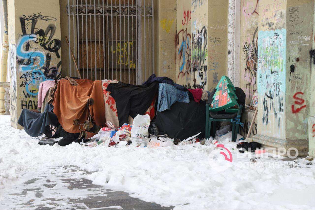 Безхатченки окупували Палац студентів Дніпра