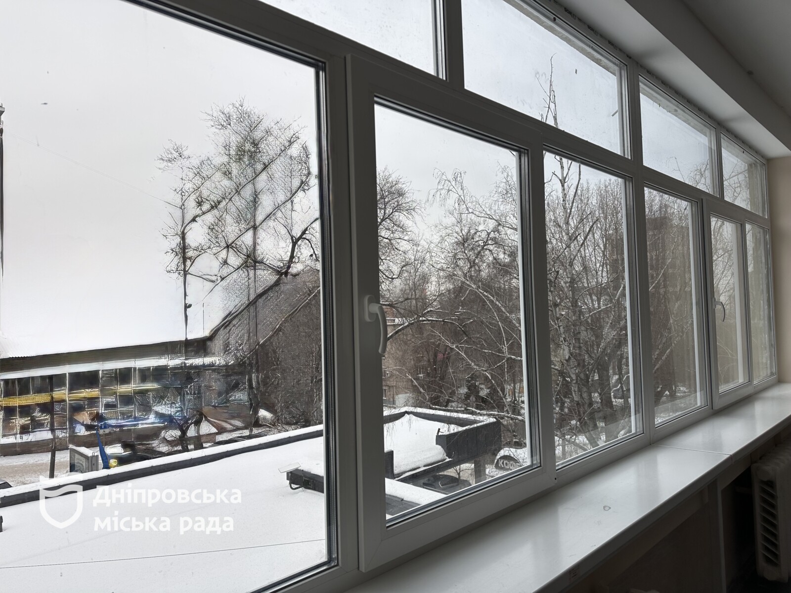 Відновлення медзакладу у Дніпрі після атаки