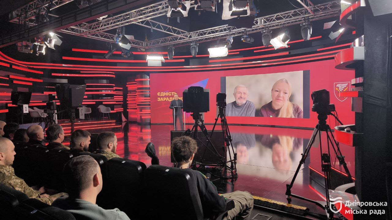 Дніпро відзначив День Соборності міжнародним телемостом