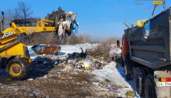 У Дніпрі активно прибирають великогабаритні відходи