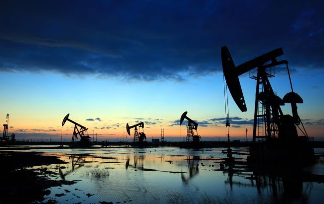 Цены на нефть снижаются 6 апреля из-за переноса встречи ОПЕК+ ...